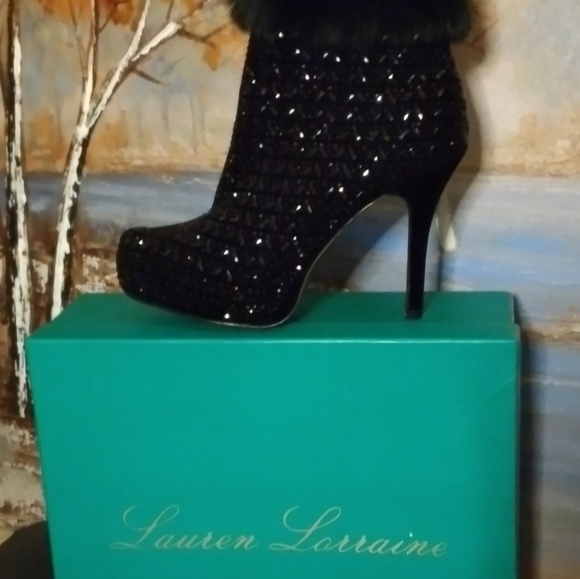 LAUREN LORRAINE - Picture 4 of 7